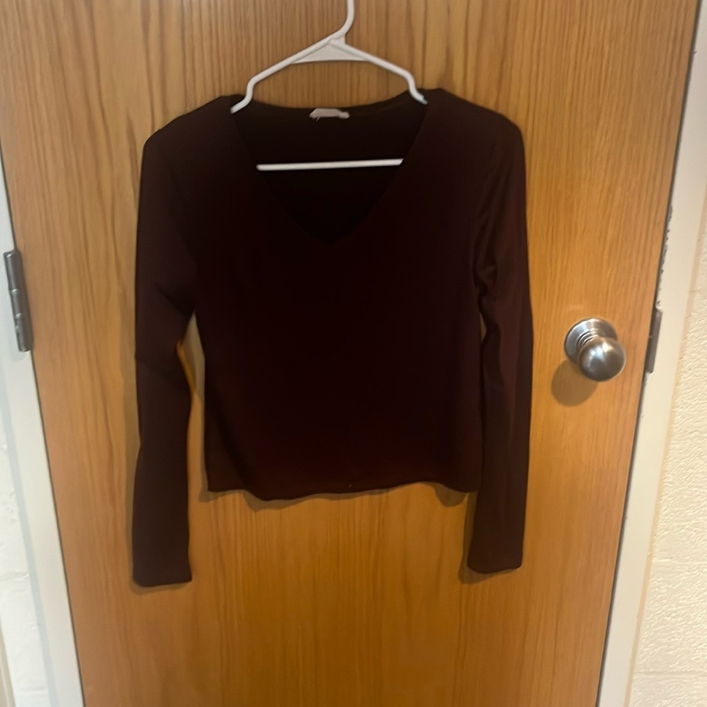 V neck maroon long sleeve t shirt
